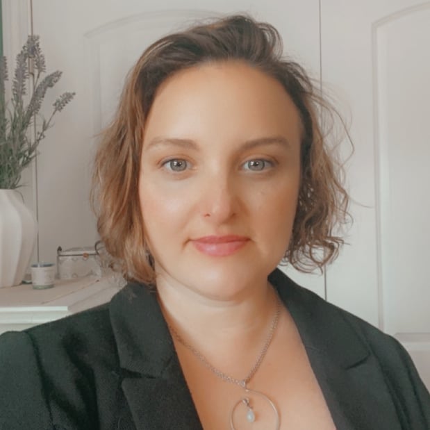 Images Dr. Kelly Deragon, Psychologist