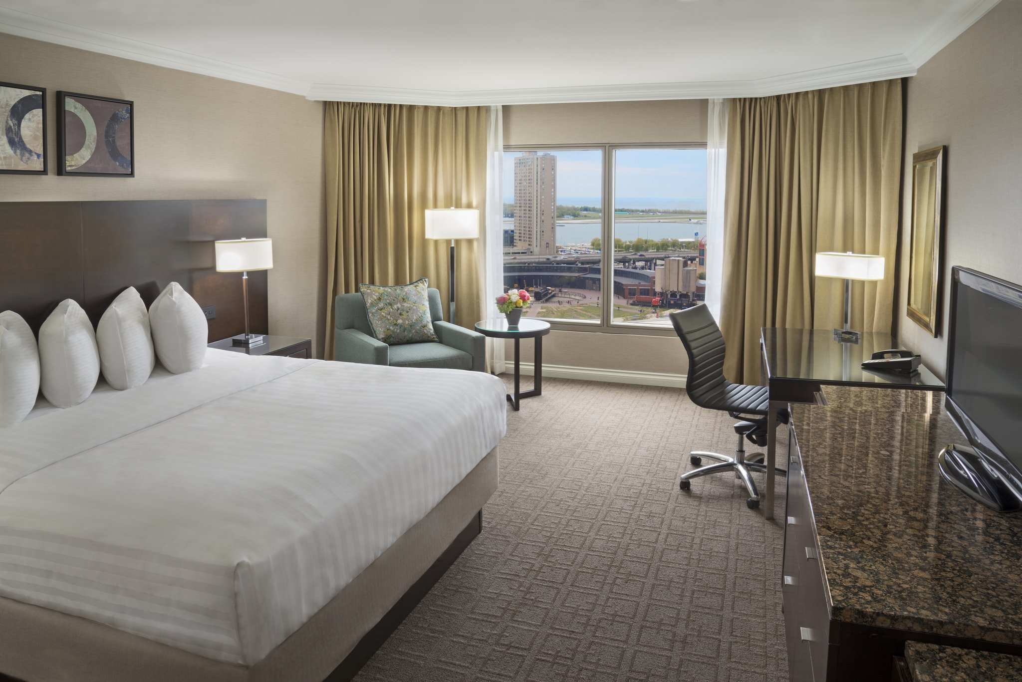 Images InterContinental Toronto Centre by IHG