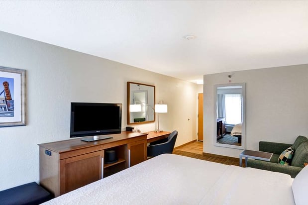 Images Hampton Inn Memphis-Poplar