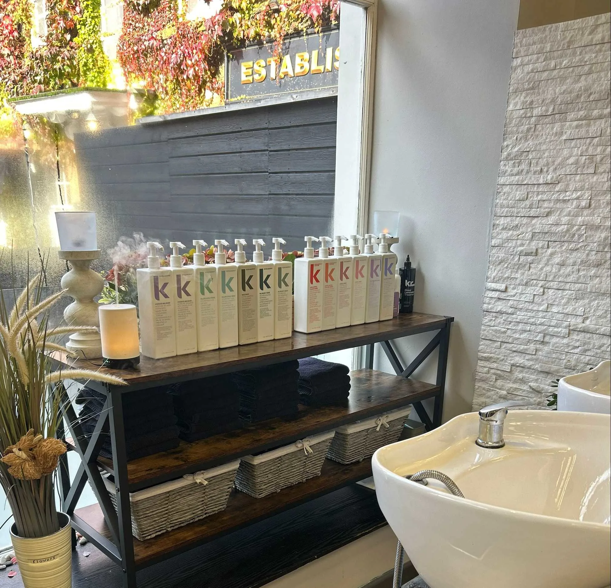 Images Varia Hair Studio