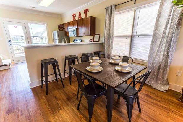 Images The Cottages at Lake Tamaha - Student Housing