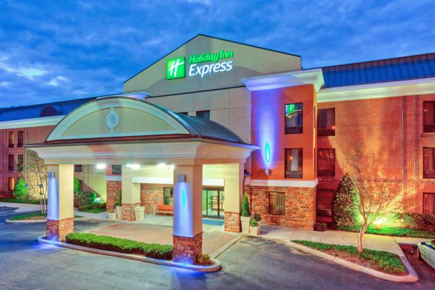 Images Holiday Inn Express & Suites Nashville - Brentwood I-65, an IHG Hotel