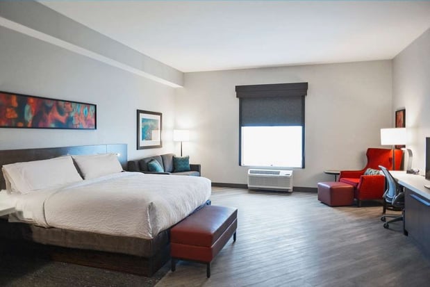 Images Hilton Garden Inn Louisville Mall of St. Matthews