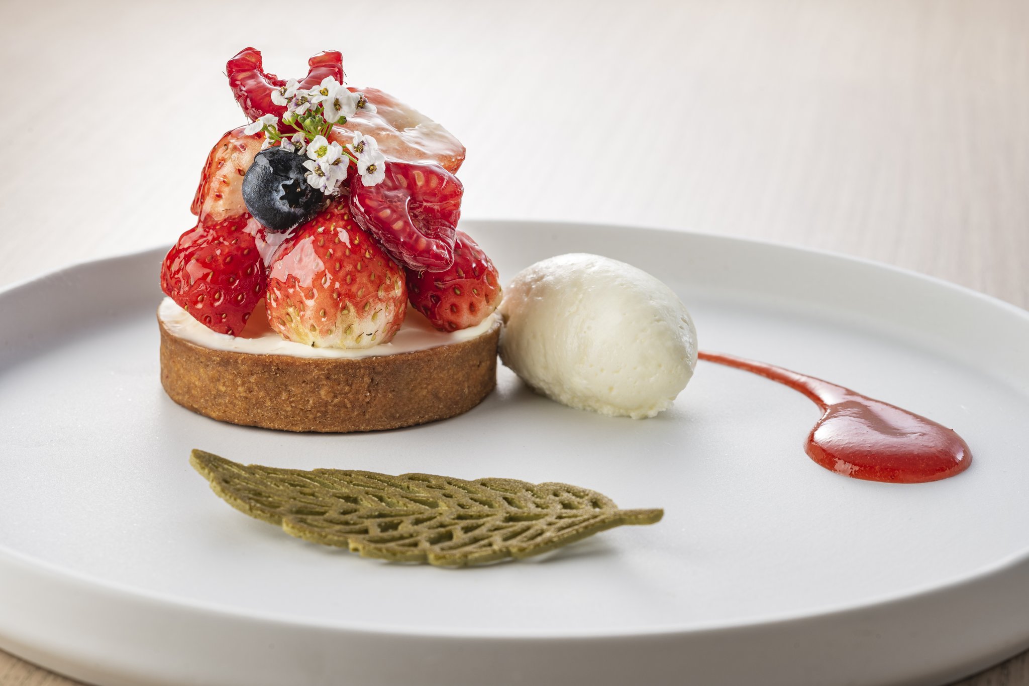 Images Holiday Inn & Suites Shin Osaka by IHG