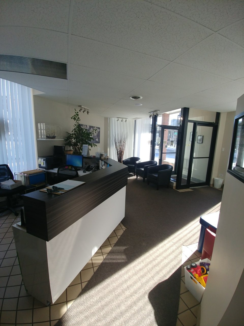 Images Clinique Dentaire Dr. Karam - Dentiste, Blanchiment Dentaire Ahuntsic