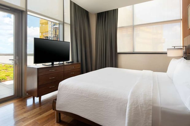 Images Hilton Garden Inn Long Island City New York