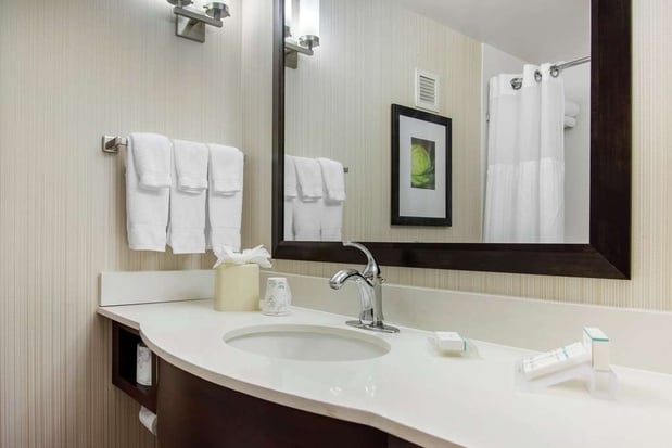 Images Hilton Garden Inn Portland Airport