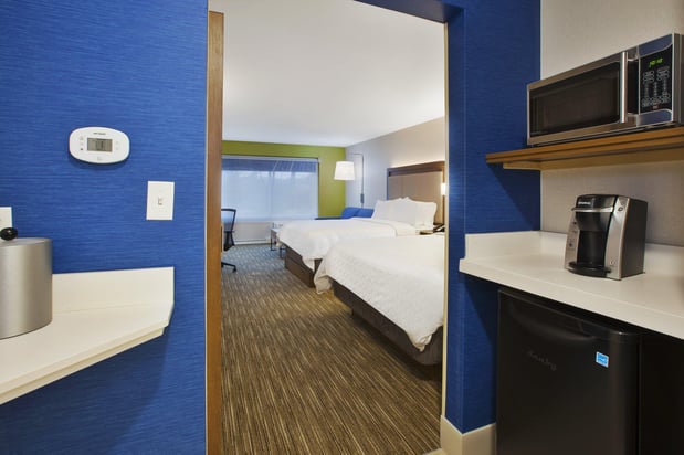 Images Holiday Inn Express & Suites Grand Rapids - Airport North by IHG