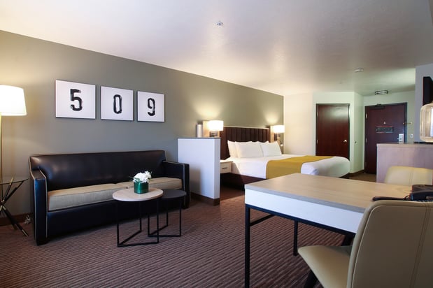 Images Oxford Suites Spokane Valley