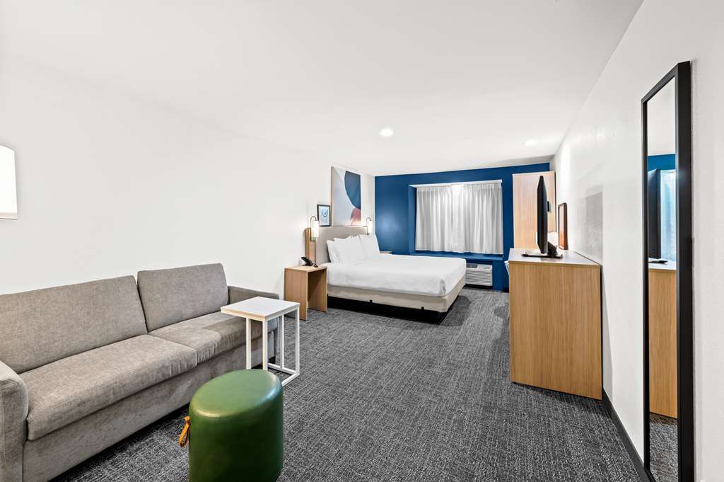 Guest room