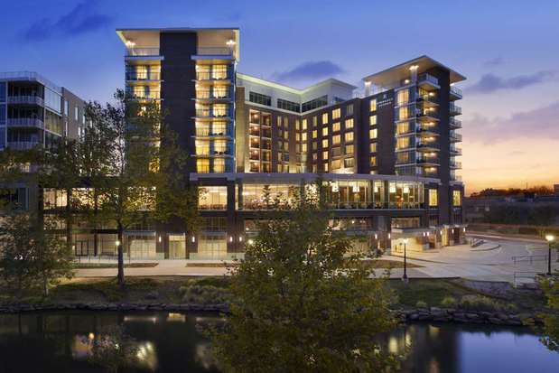 Images Embassy Suites by Hilton Greenville Downtown Riverplace