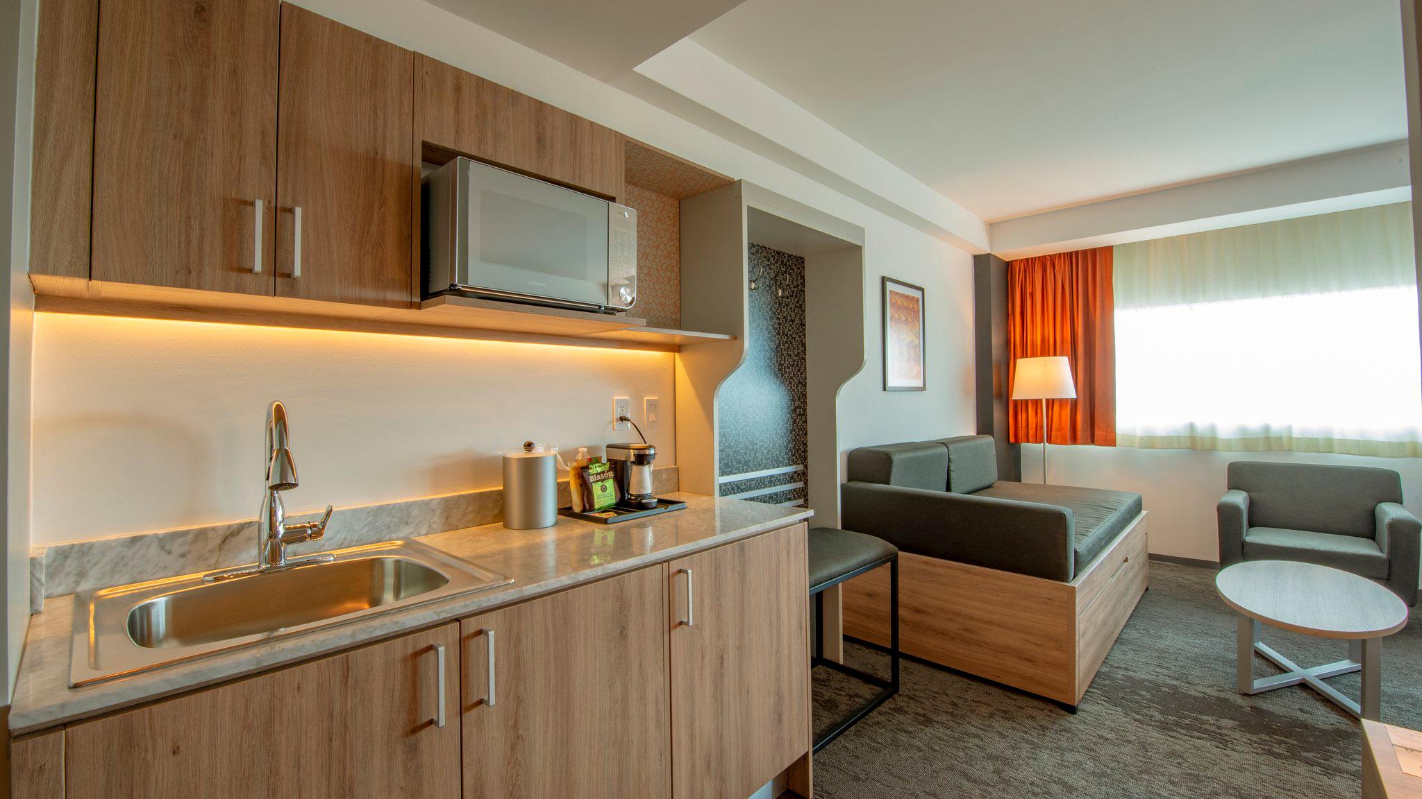 Images Holiday Inn & Suites Merida la Isla, an IHG Hotel
