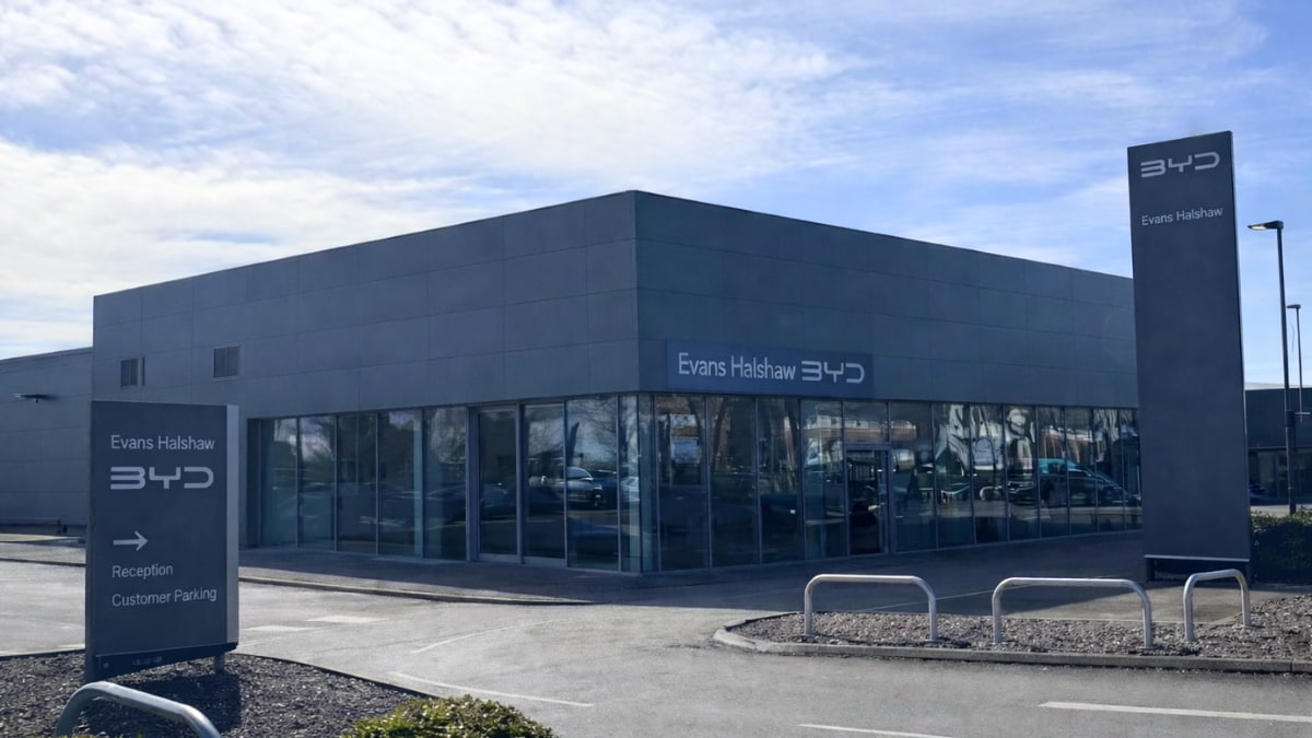 Evans Halshaw BYD Birmingham Exterior