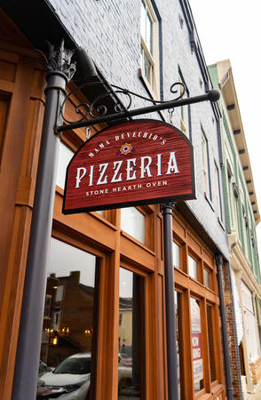 Images Mama Devechios Pizzeria