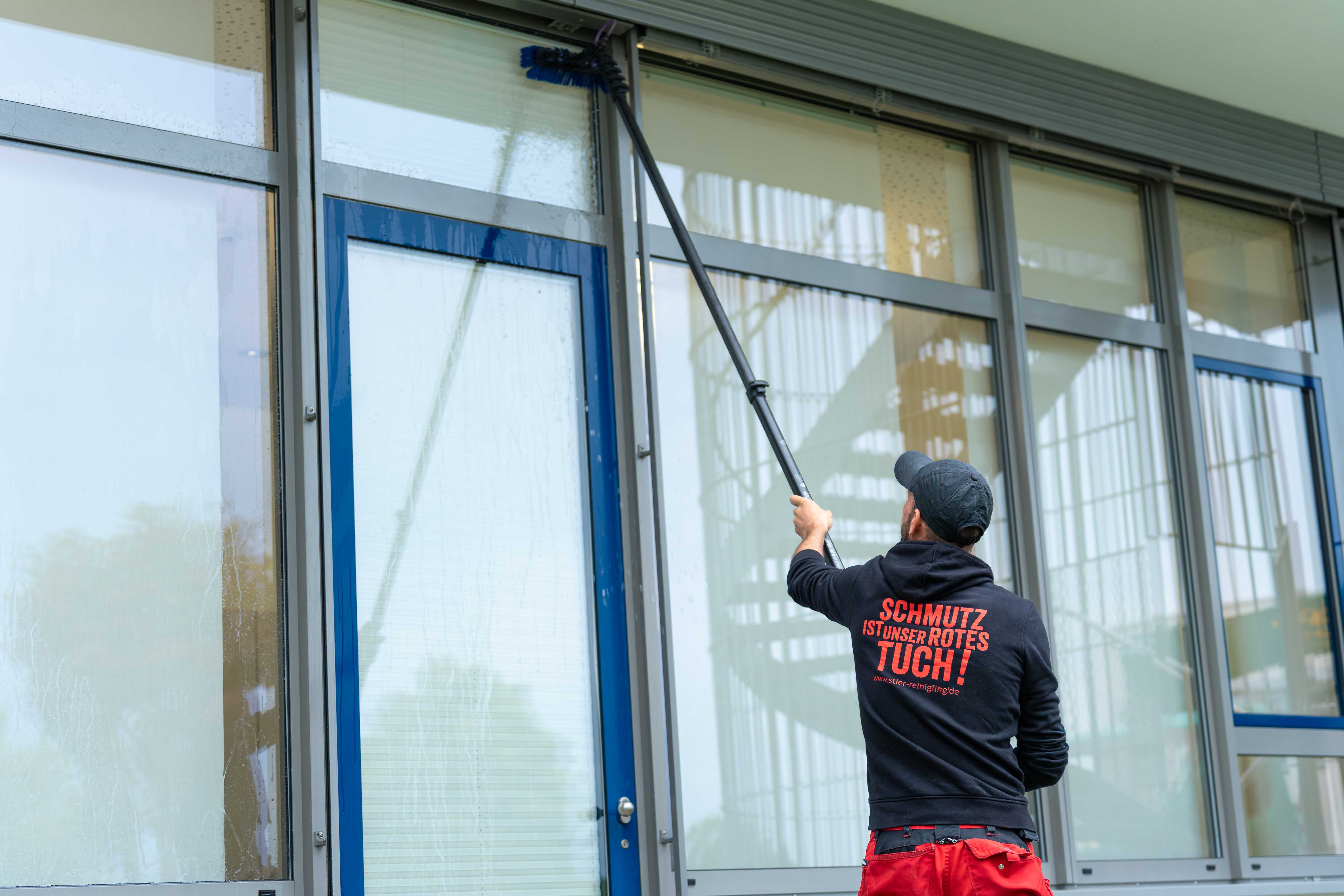 Bild 4 Stier Gebäudereinigung + Service GmbH in Ravensburg