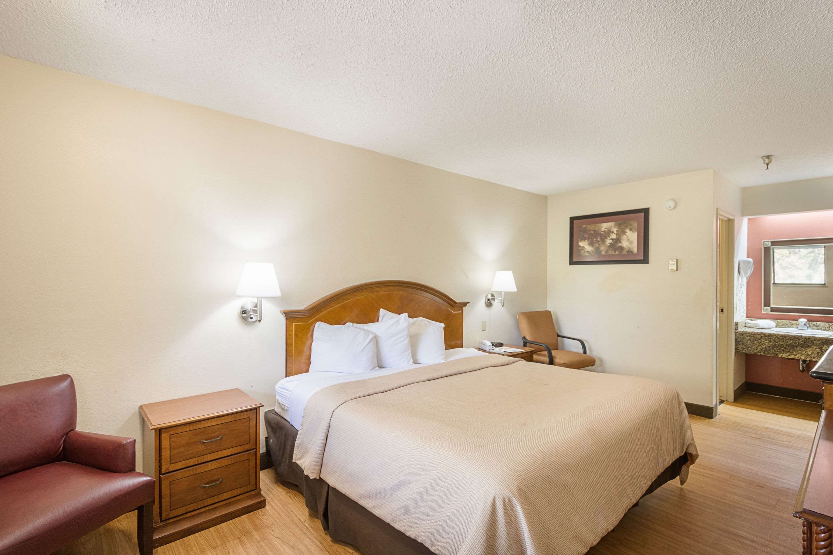 Guest room with one bed