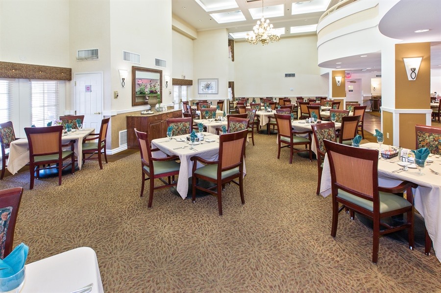The Forum At Tucson boasts a spacious dining area for our seniors!
