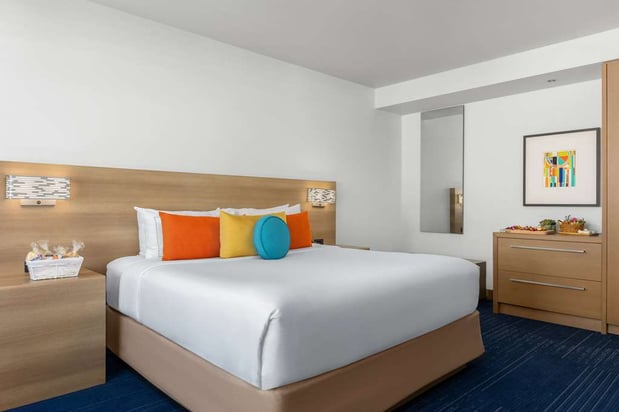 Images The Art Hotel Denver, Curio Collection by Hilton