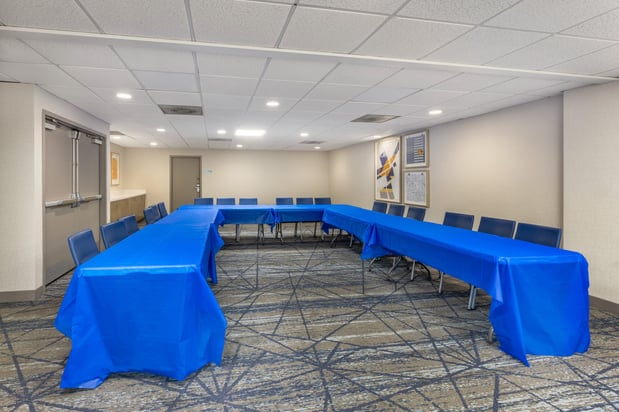 Images Holiday Inn Express Crestwood by IHG