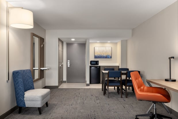 Images Holiday Inn Express Fayetteville - Fort Bragg by IHG