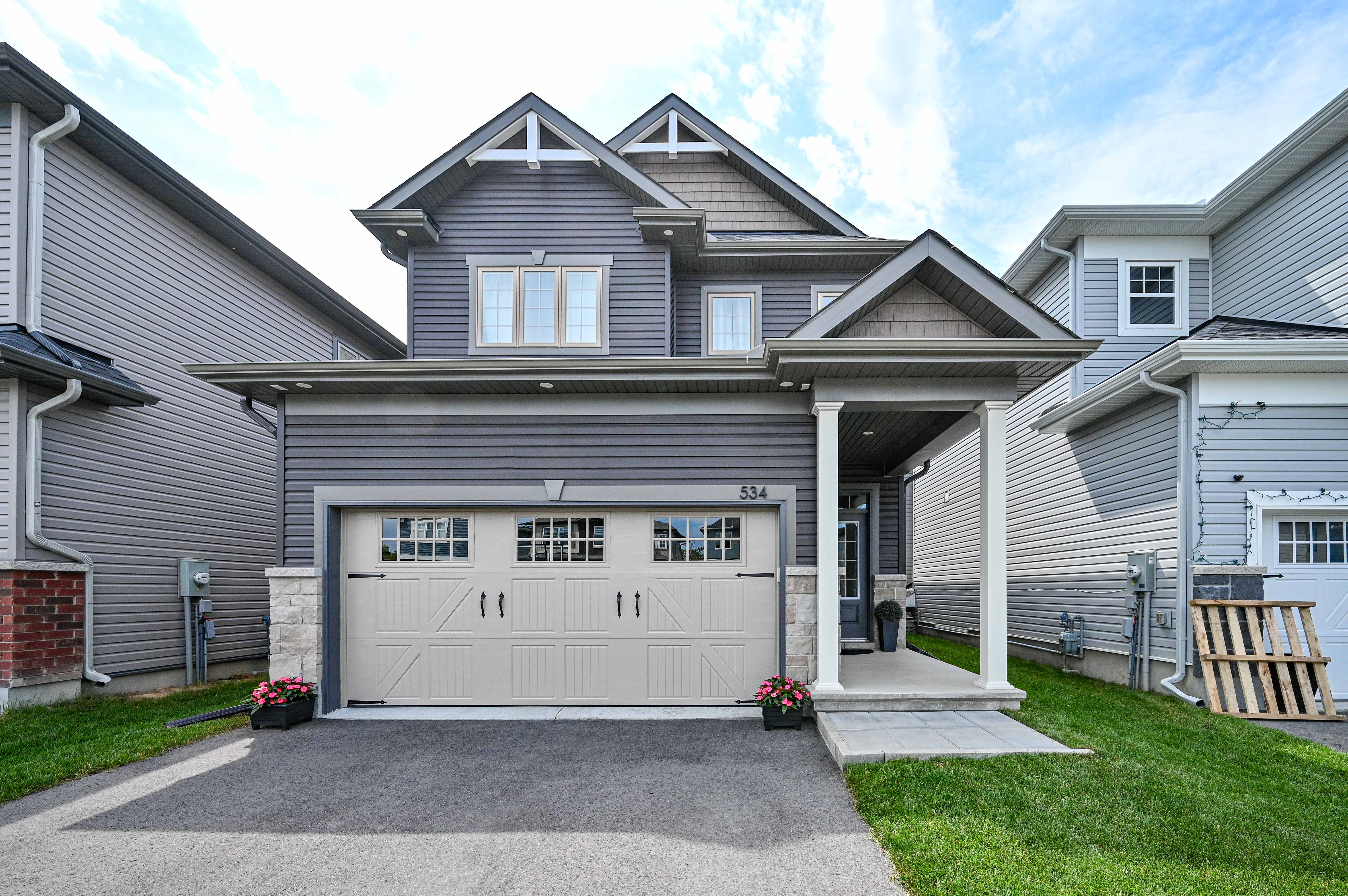 Images Leif Olson - Ottawa Real Estate Agent - Hamre Team RE/MAX Affiliates