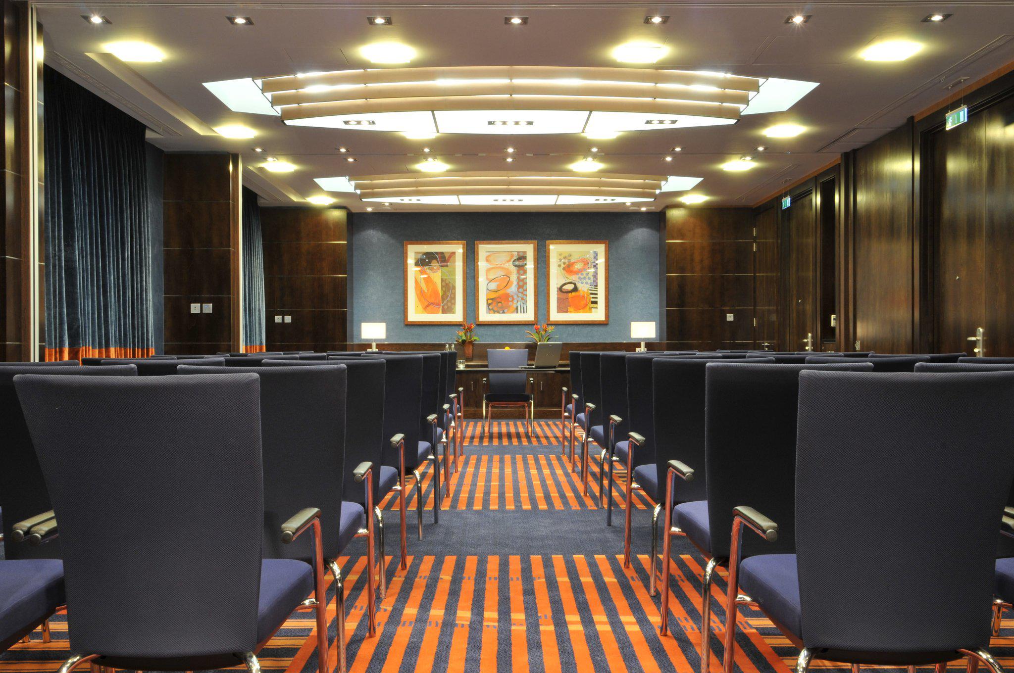 Images Crowne Plaza London - Gatwick Airport, an IHG Hotel