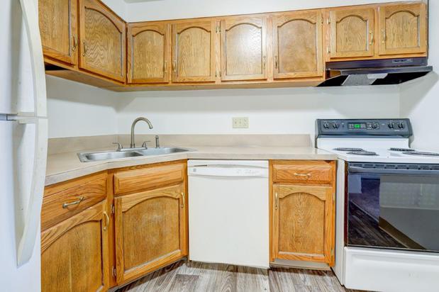Images Idylwood Apartment Homes