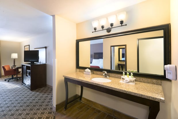 Images Holiday Inn Express Show Low by IHG