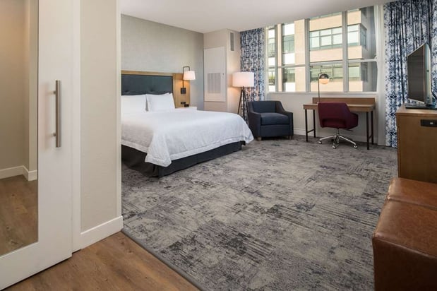 Images Hampton Inn & Suites Portland-Pearl District