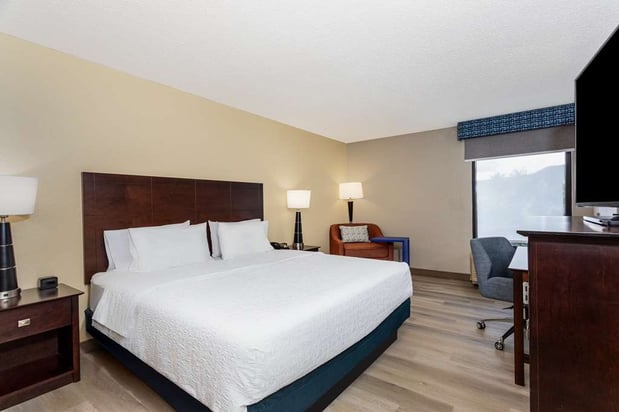Images Hampton Inn Orlando-International Airport