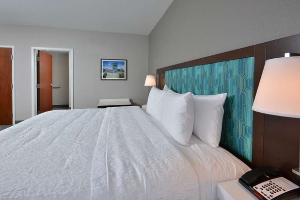 Images Hampton Inn & Suites by Hilton Charlotte North I 485