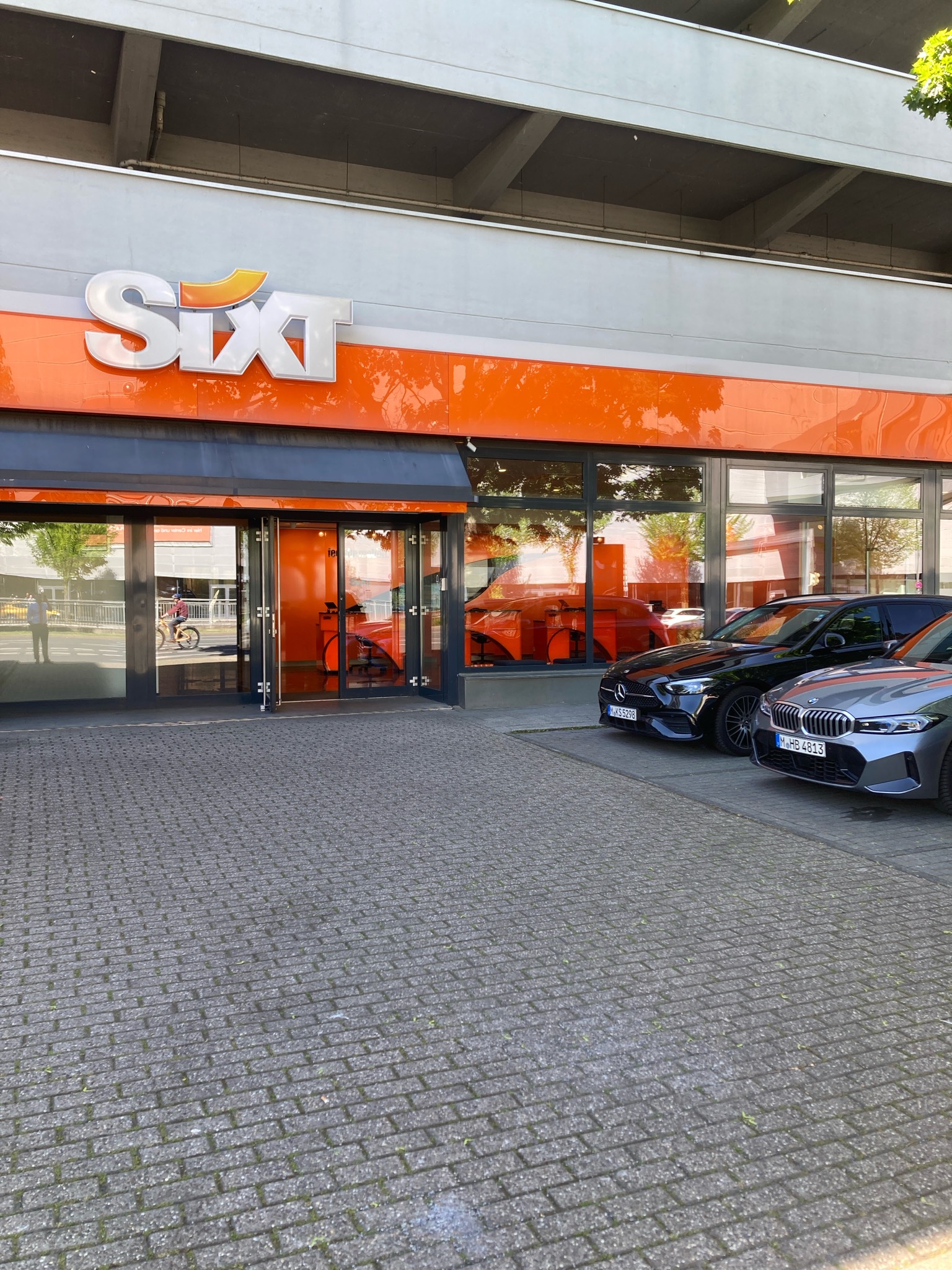 SIXT Auto- und Transportervermietung Essen Limbecker Platz, Ostfeldstr. 9 in Essen