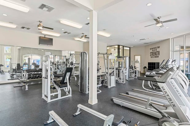Images Halston World Gateway Apartment Homes