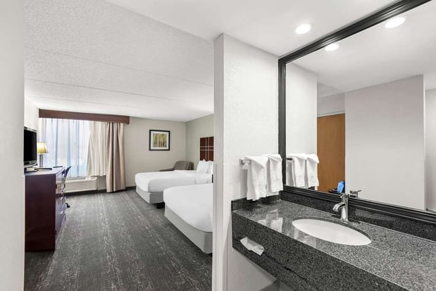 Images Best Western Luxbury Inn Fort Wayne