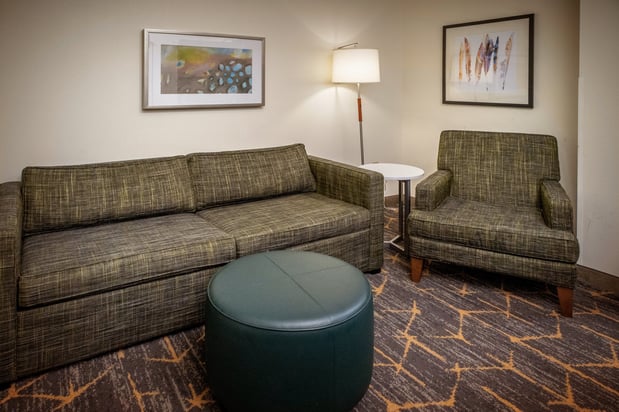 Images Holiday Inn & Suites Beckley by IHG