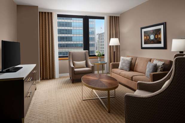 Images Hilton Indianapolis Hotel & Suites