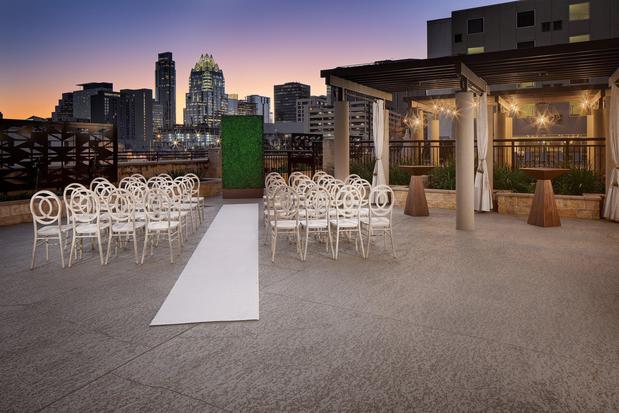Images Hotel Indigo Austin Downtown - University by IHG