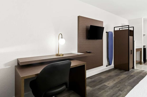 Images SureStay by Best Western Groves