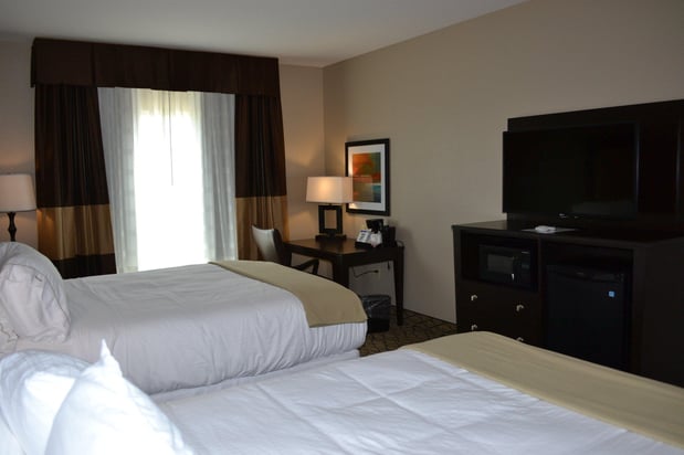 Images Holiday Inn Express & Suites St. Joseph by IHG