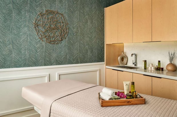 Images Faro Blanco Resort & Yacht Club Marathon, Curio by Hilton