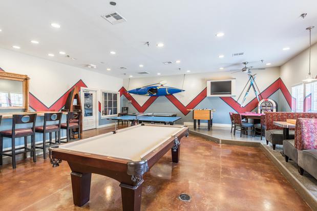 Images Central House on Stadium Apartments