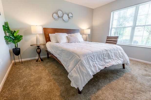 Images Creekside at Meadowbrook Apartments