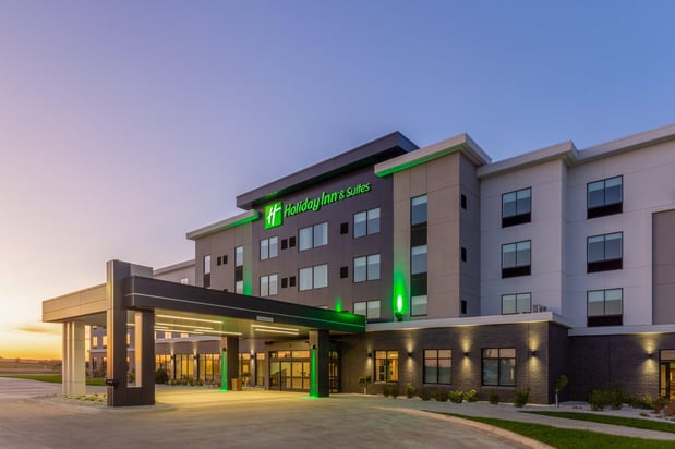 Images Holiday Inn & Suites Cedar Falls-Waterloo Event Ctr by IHG
