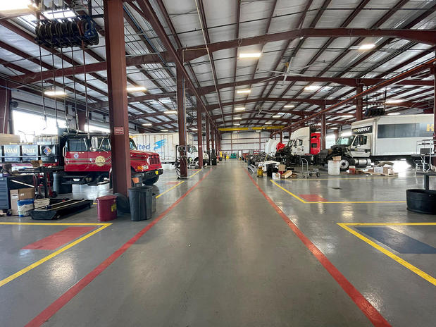 Images Cumberland International Trucks