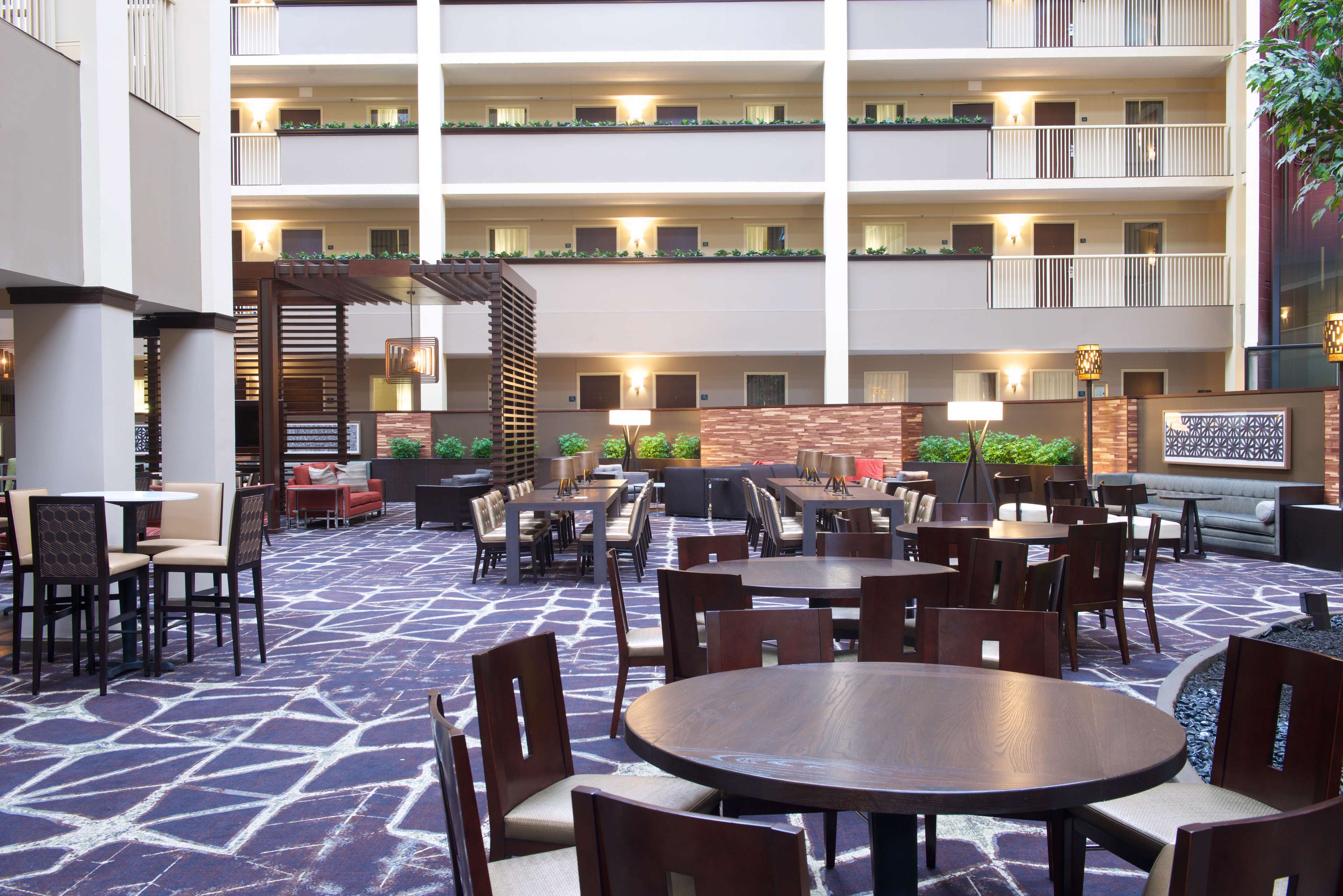 Embassy Suites by Hilton Philadelphia Airport Photo