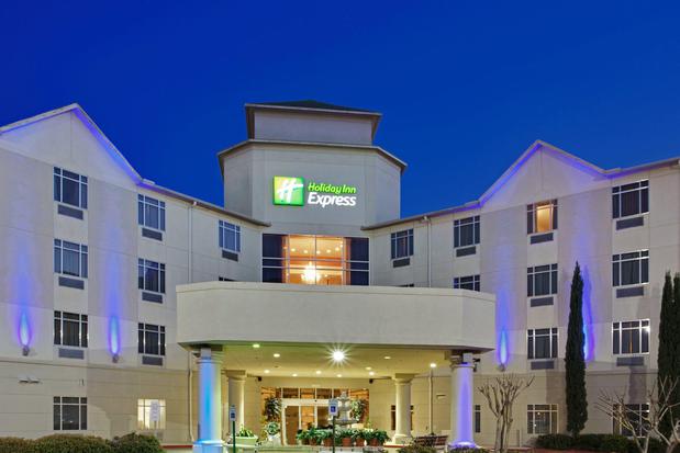 Images Holiday Inn Express & Suites Houston-Dwtn Conv Ctr by IHG