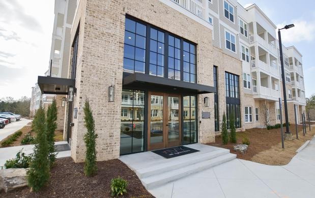 Images The Ivy at Ariston
