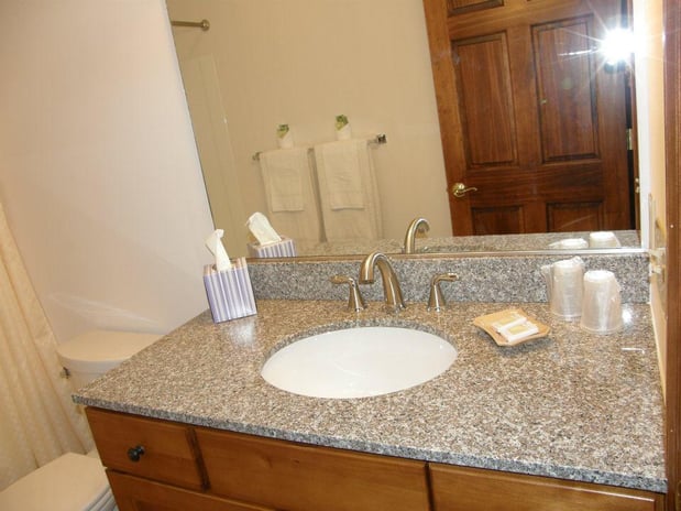 Images Redwood Inn & Suites