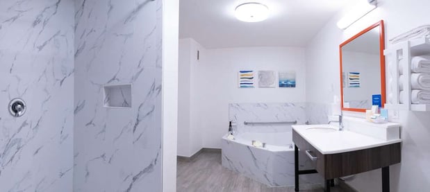 Images Hampton Inn and Suites Seal Beach