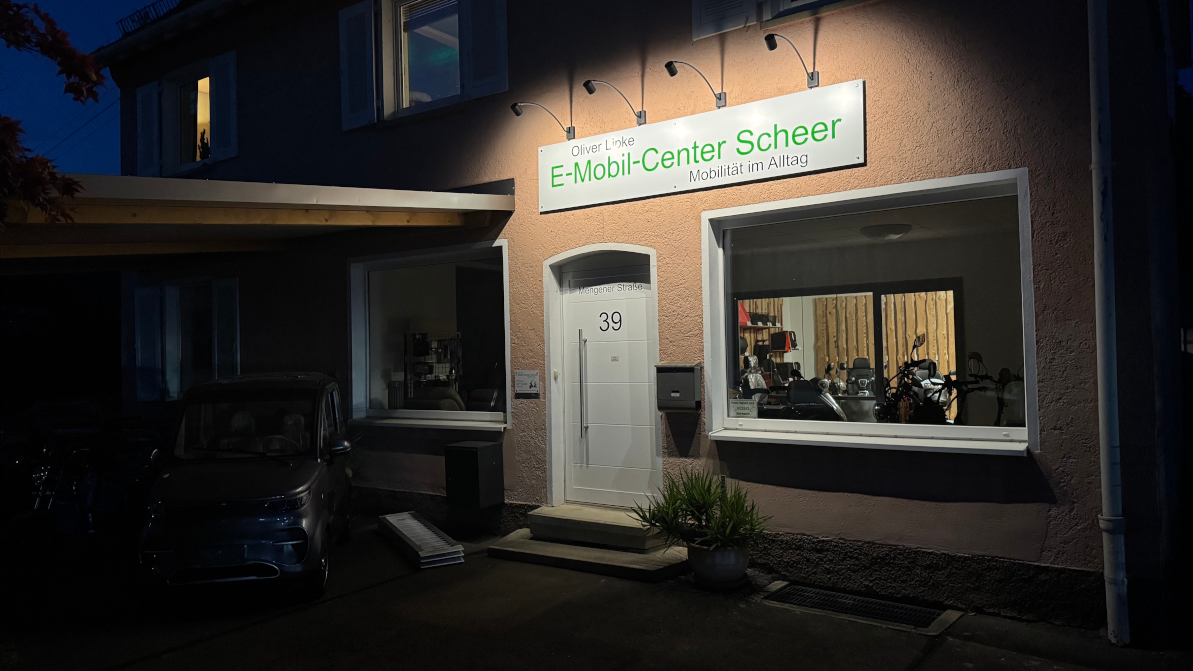 Oliver Lipke E-Mobil-Center Scheer, Mengener Straße 39 in Scheer